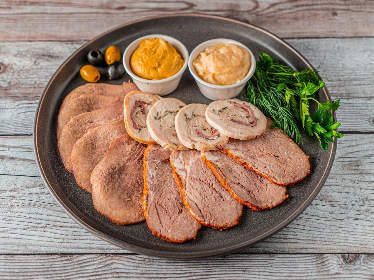 Мясная тарелка